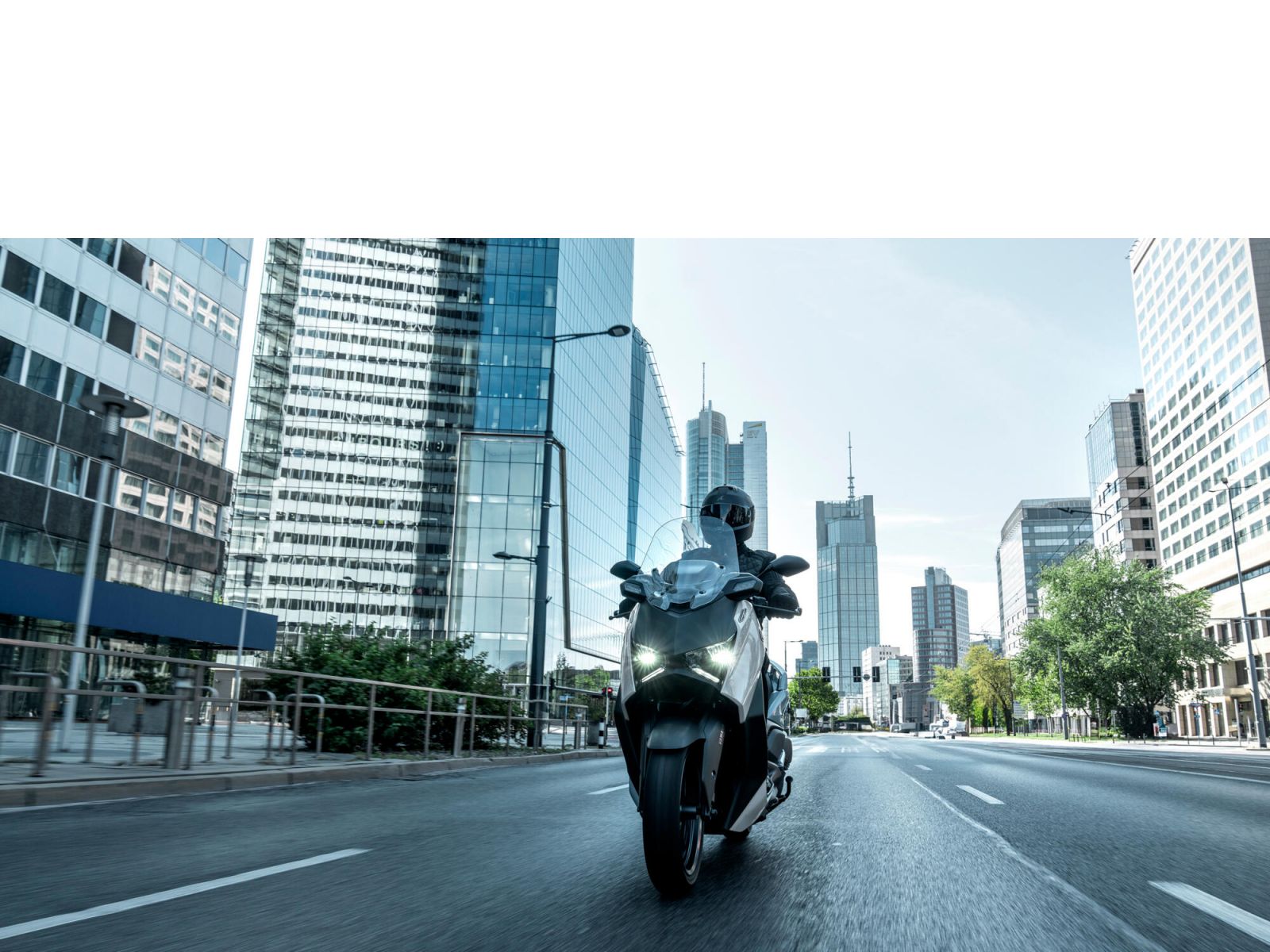Скутер YAMAHA XMAX 300 TECH MAX+ (Ceramic Grey) 2026